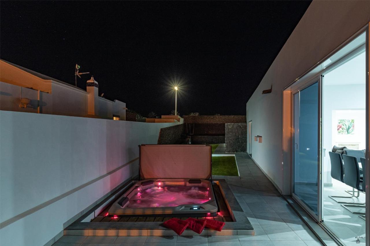 Villa Rossa - Villas Now - Lh215 By Villas Now Ltd Playa Blanca  Esterno foto