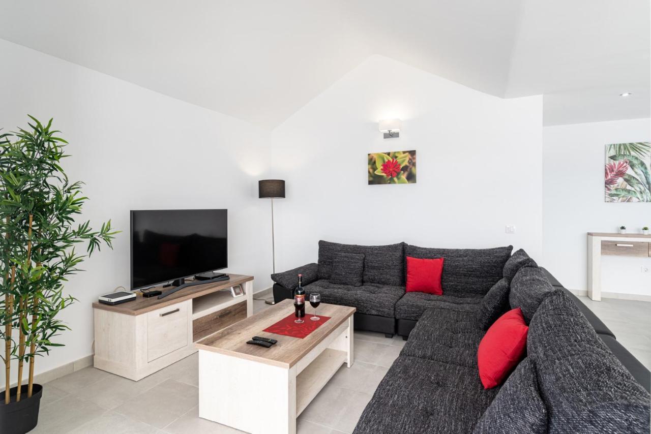 Villa Rossa - Villas Now - Lh215 By Villas Now Ltd Playa Blanca  Esterno foto