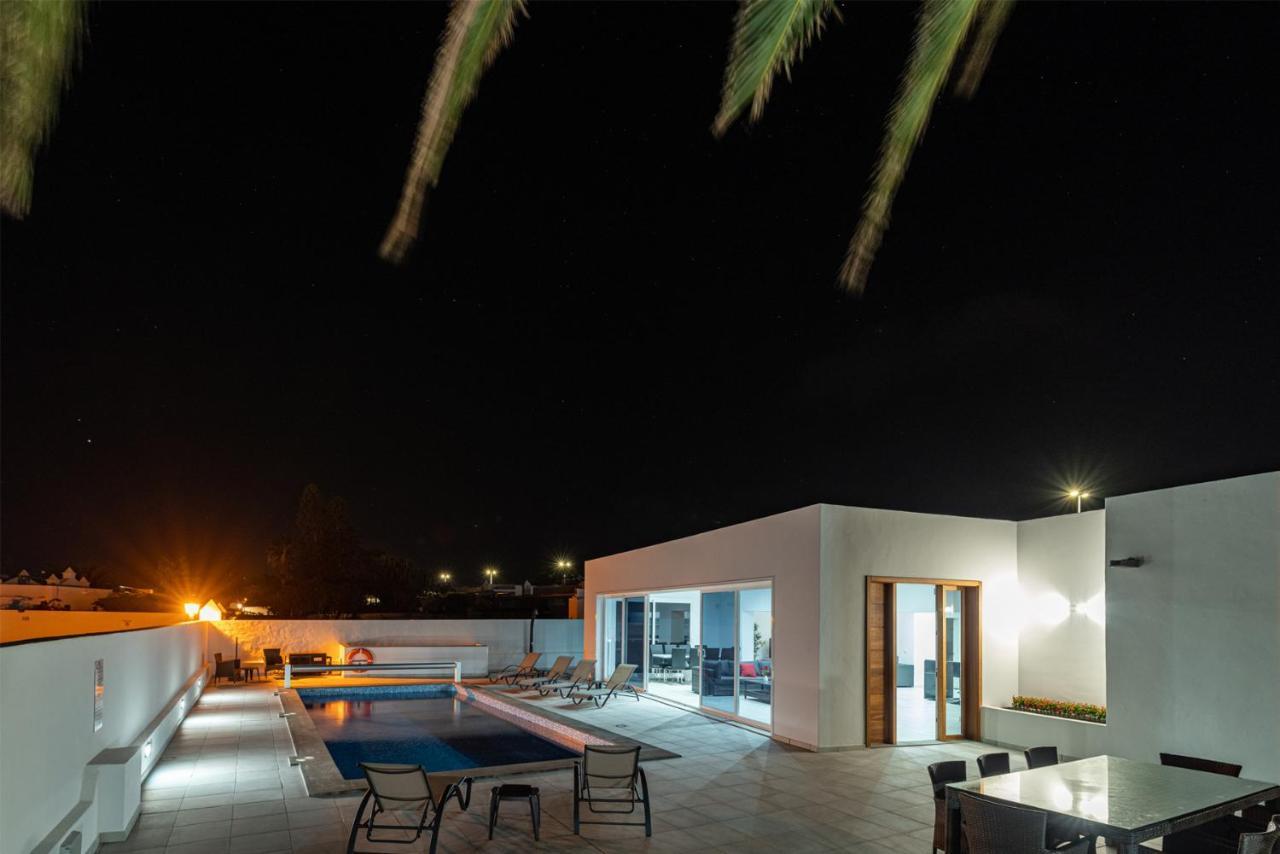 Villa Rossa - Villas Now - Lh215 By Villas Now Ltd Playa Blanca  Esterno foto