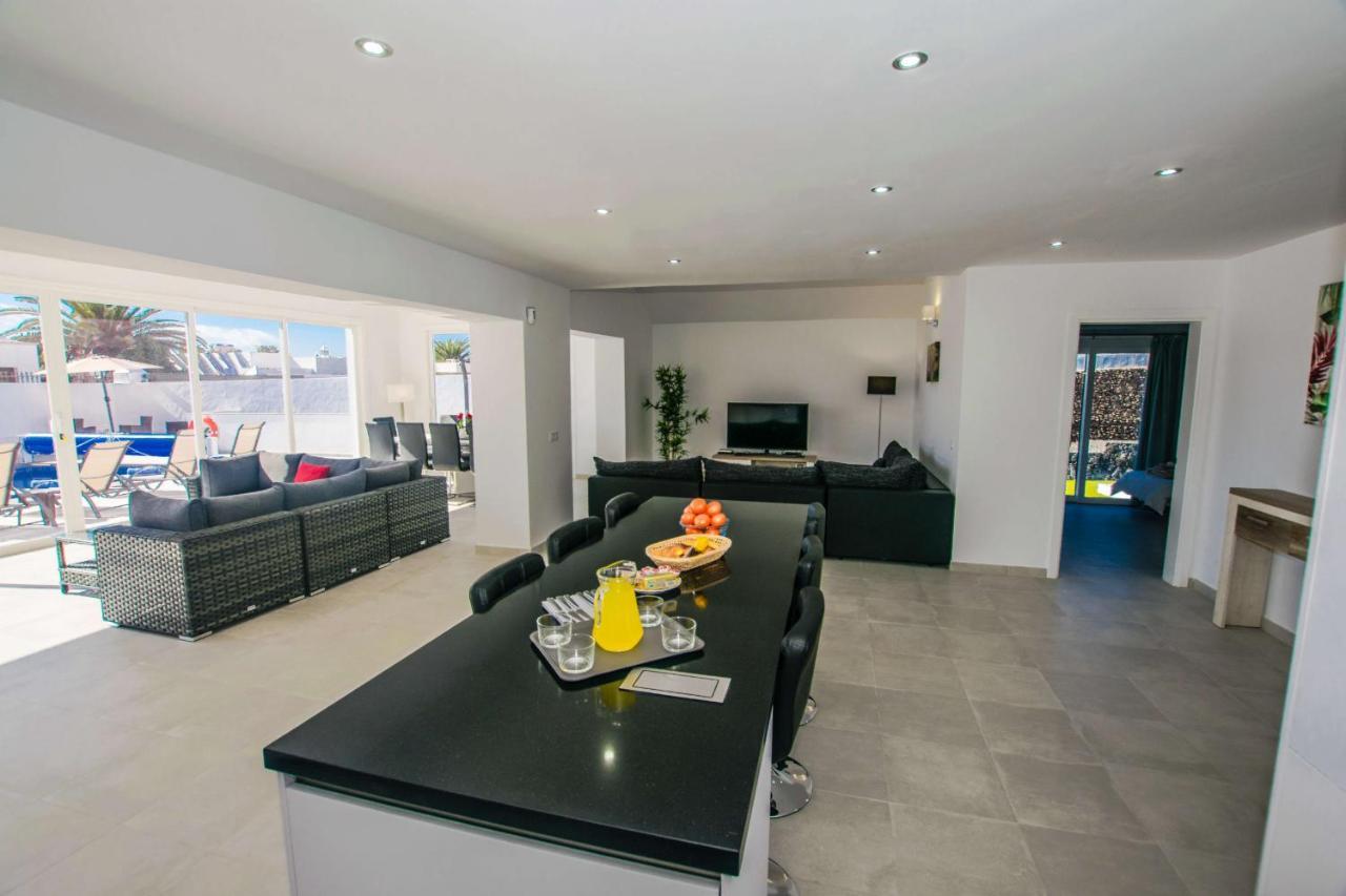 Villa Rossa - Villas Now - Lh215 By Villas Now Ltd Playa Blanca  Esterno foto