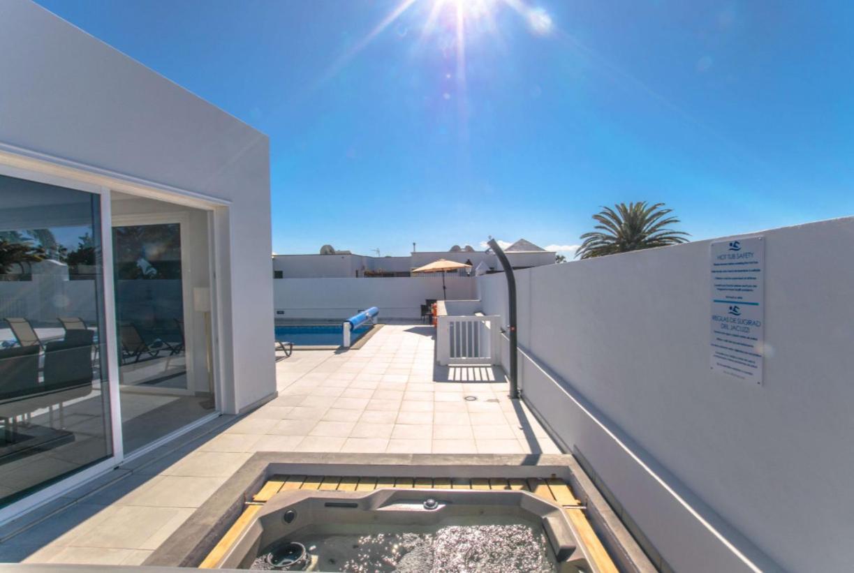 Villa Rossa - Villas Now - Lh215 By Villas Now Ltd Playa Blanca  Esterno foto